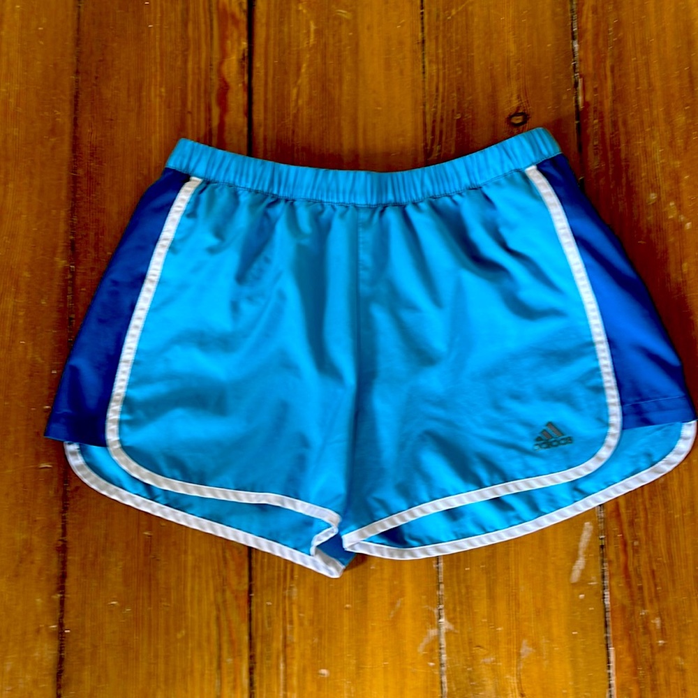 Women’s color-block athletic shorts